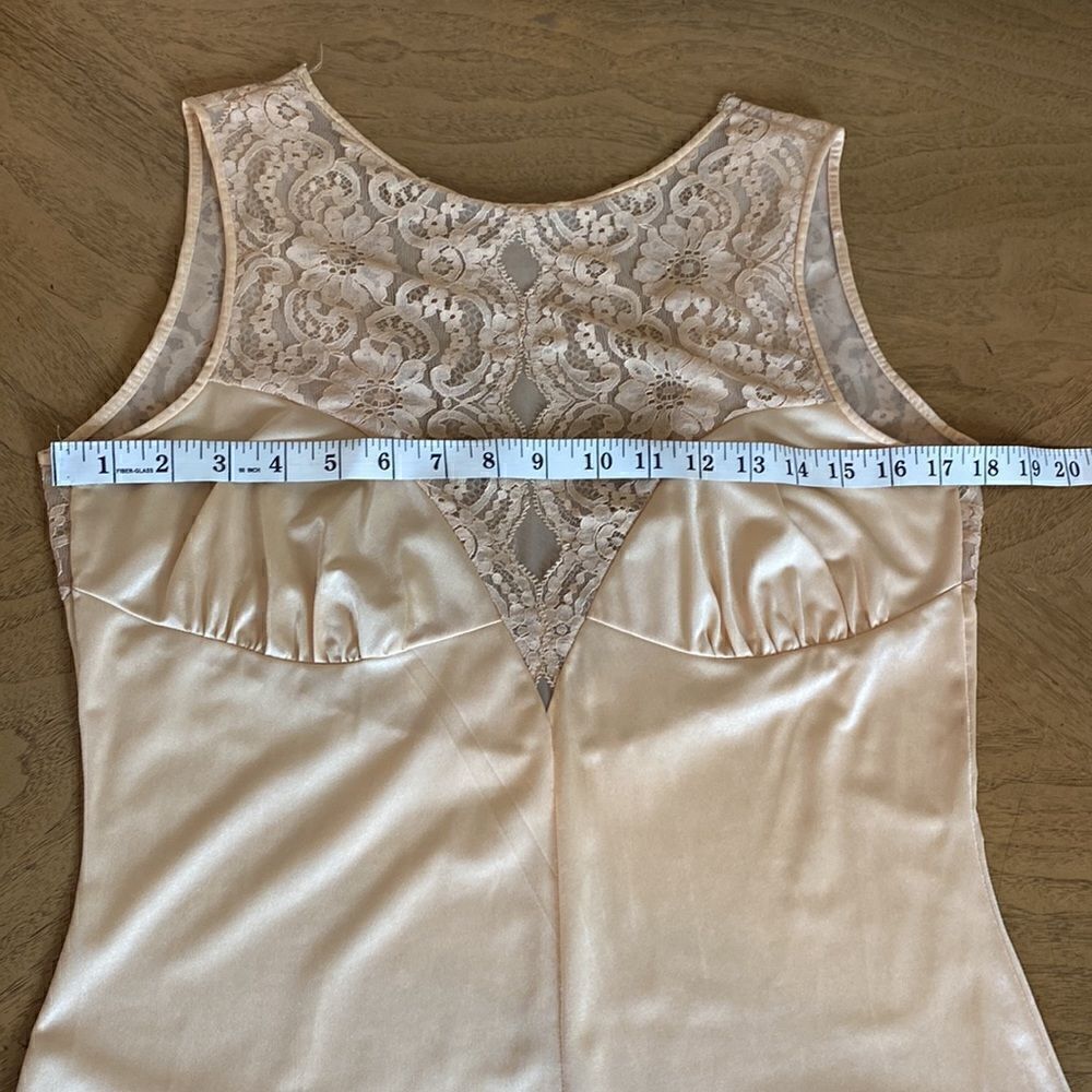Vintage 1960's Champagne Lace Slip Size Medium - Picture 6 of 8